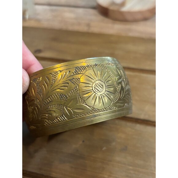 Vintage Brass Floral Etched Bangle Bracelet - Picture 8 of 9
